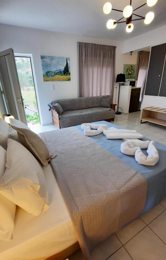 Studio 35sqm in Soúgia Esterno foto